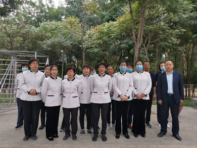 蘭州華潤(rùn)二十四城物業(yè)保潔，由鴻慶物業(yè)公司承接